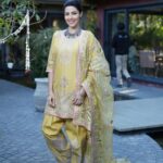 Poppy Jabbal Instagram – Amritsari Tikka ! 

Feeling the vibe in punjab 

Outfit by @akritibyritika, making me look pretty in yellow 

📷 @itskrajofficial

#punjab #amritsar #patola