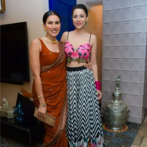 Poppy Jabbal Instagram - And Diwali is here ......
Warm hearts ,tight hugs ,marigolds 
I can smell the joy around me 

Outfit  by @souniagohil

#Diwali #party