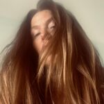 Poppy Montgomery Instagram – A disorganized assortment of things…
🌵 ⛽⌚️ 💅