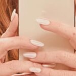 Poppy Montgomery Instagram – A disorganized assortment of things…
🌵 ⛽⌚️ 💅