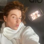Poppy Montgomery Instagram - Self care Sunday … 💭 🌊 🧘‍♂️ 💻