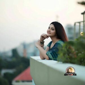 Pori Moni Instagram - তোমায় নতুন করে পাবো বলে হারাই ক্ষনে ক্ষন.........🧚‍♀️ রবীন্দ্রনাথ ঠাকুর ♥️