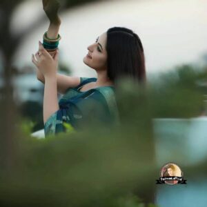 Pori Moni Instagram - তোমায় নতুন করে পাবো বলে হারাই ক্ষনে ক্ষন.........🧚‍♀️ রবীন্দ্রনাথ ঠাকুর ♥️