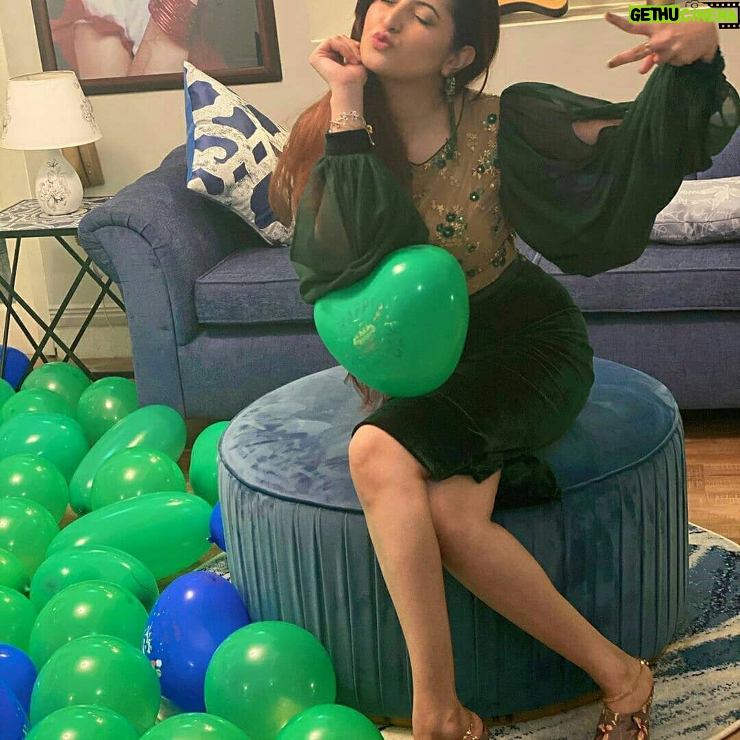 Pori Moni - 4.7K Likes -