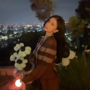 Porima Cheng Instagram - 就這樣又過了一年
這一年收穫和成長都很多☺️
謝謝這段路能夠遇見每一個親愛的你
謝謝機智的BB
謝謝身邊每一個家人朋友們
有你們我真的好幸福好多的愛!!!!!!
Love you guys so so much❤️