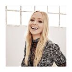 Portia Doubleday Instagram - Morning!! Thanks too @kenpaves hair @kristinhilton makeup and of course @mrmontyjackson styling.