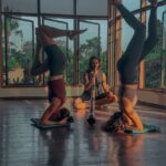 Pradaini Surva Instagram - Spontaneous oneness 🤍 that’s how we roll at Yoga barn. - Im so grateful to be meeting people with amazing talents / interests and stories 😍 PS : no one is walking the path as you . - Bali stories . Life in Bali ✨