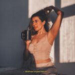 Pradaini Surva Instagram - sunset , cacao , presence , intention , acceptance , willingness , state of flow , grounded , loved 🌻 - When we move intentionally , we get to experience the process with total presence and accept whatever comes out of it gracefully. . let that ego starve , stay humble , move with your heart 🫶🏽 - Join the cacao circle this Sunday 🌻 let’s dive deep collectively. check stories for deets x