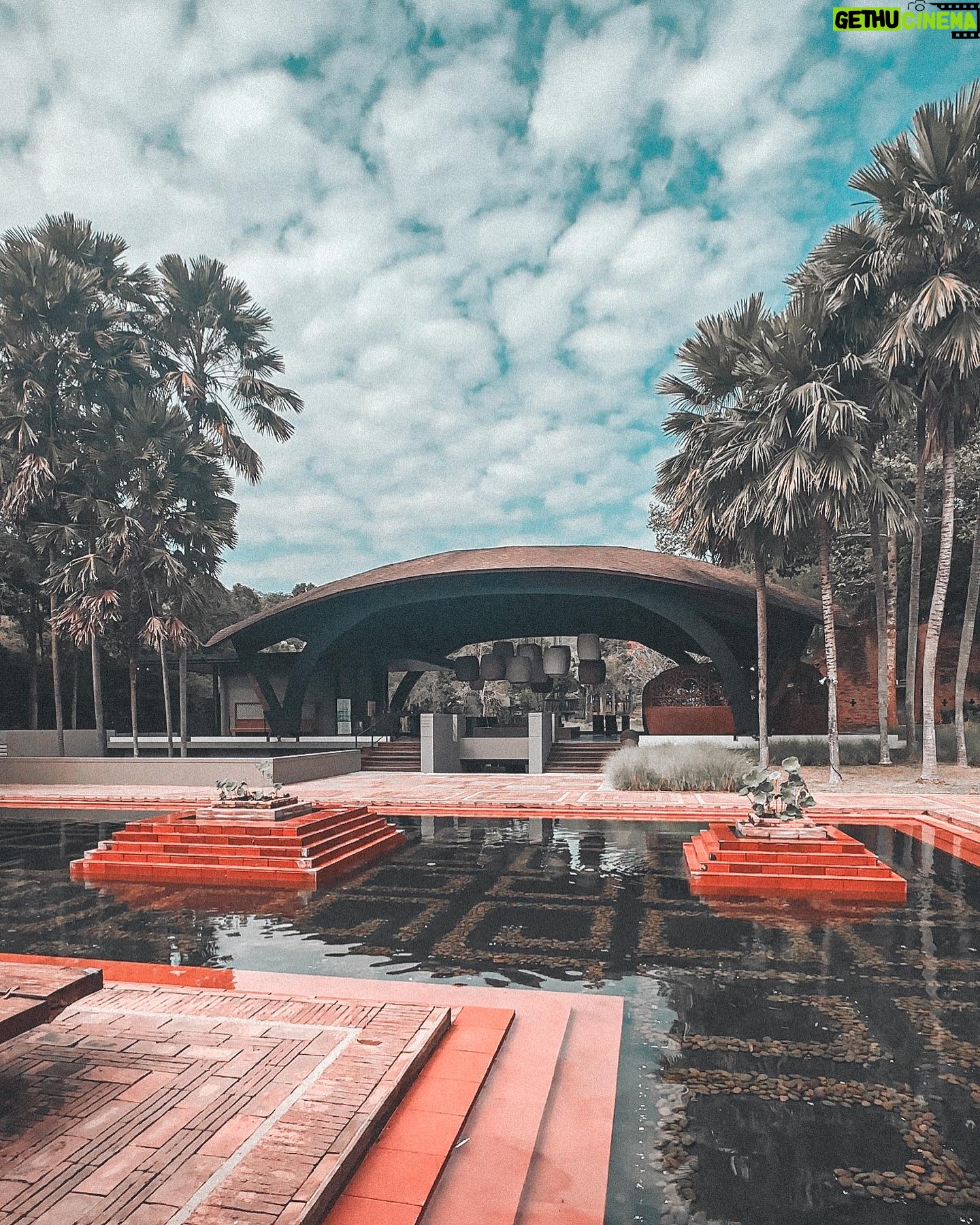 Pradaini Surva Instagram - s u r r e a l - every part of this resort is beautiful, calm and surreal π€ Had such a nourishing time with my mom at this place great food, healing spa and quiet time β¨ - Thank you @verandaresort For making this wonderful for us.