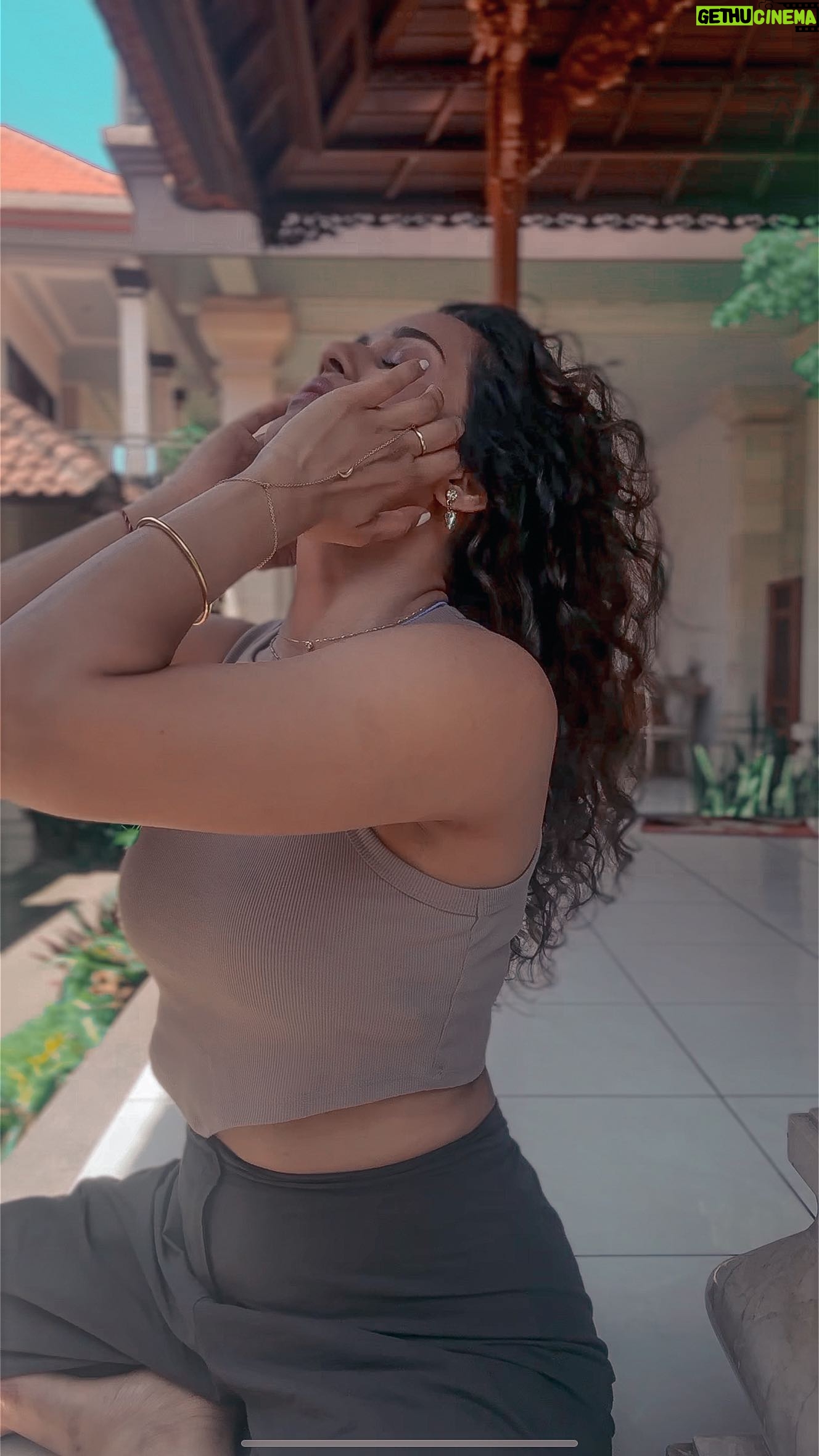 Pradaini Surva Instagram - 👋over here 🌸☀️ - When I travel i spend a lot of time in the sun and apart from sunscreen layers I make sure to Super charge my water with this potent potion. MY INTERNAL SUNSCREEN 🦋 Here is why ⬇️ 👉🏽Increases collagen in the skin. 👉🏽Internal sun protection powered by algae. 👉🏽A powerful vegan antioxidant. 👉🏽Increases skin hyaluronic acid About the stuff ⬇️ ☀️Pycnogenol® = powerful antioxidant sourced sustainably from the bark of the French maritime pine tree. 🌸Phycocyanin = pigment protein sustainably sourced from organic Spirulina platensis extract. 💥Astaxanthin = carotenoid isolated from the freshwater algae - Where to find this ? @chosen_by_dermatology - Stay nourished lovely beings 😘