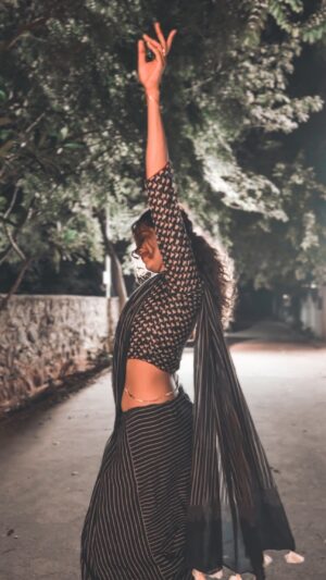Pradaini Surva Instagram - In the process
Of becoming the best version
Of ourselves, 
Let’s not forget to pause to celebrate our current self 🌻

You and I are exactly where we are meant to be🌻
Here is the reminder
To celebrate you
Because you are enough🫶🏽
-
Thank Bambi for capturing my joy 
@listentoaish
