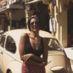 Pradaini Surva Instagram - as I wander 🌻 - Witnessing the beauty of impermanence and experiencing each moment’s whole essence. as I wander ✨ - Beso