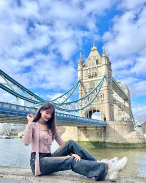 Praepetch Udomsartporn Instagram - Tower Bridge🌈🌉 

#영국 #영국여행 #런던 #런던여행 #외국인모델 #대한외국인 #프래 #하이프래 #HiPrae #londoncity #towerbridge #london