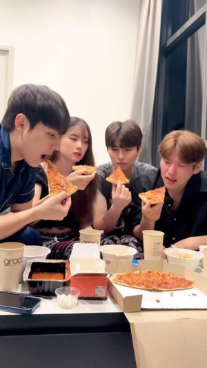 Praepetch Udomsartporn Instagram - 🚽💩

#funnyvideo #funnyvideos #freecomedy #comedyvideos #fyp #일상공감 #공감짤