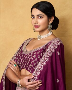 Pragati Srivastava Instagram - Any guess what’s my name in #peddhakapu1 ? 

#prerelease 
Photographer @kalyanyasaswi 
Muah by Ram
Styling @rashmitathapa @tedhimedhi 
Outfit- @swathiveldandi_official
Jewellery- @karnikajewelshyd 
Managed by @purplethoughtsind @akankshakj @swati_happe