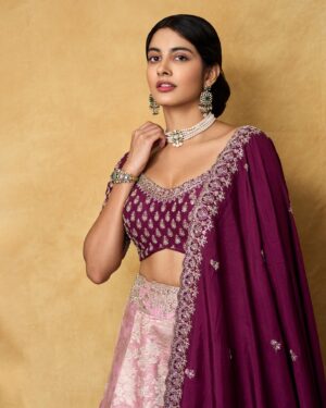 Pragati Srivastava Instagram - Any guess what’s my name in #peddhakapu1 ? 

#prerelease 
Photographer @kalyanyasaswi 
Muah by Ram
Styling @rashmitathapa @tedhimedhi 
Outfit- @swathiveldandi_official
Jewellery- @karnikajewelshyd 
Managed by @purplethoughtsind @akankshakj @swati_happe