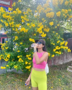 Pragati Srivastava Instagram - “Babumoshai, zindagi badi honi chahiye, lambi nahi”