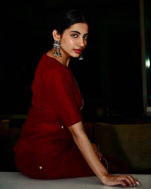 Pragati Srivastava Instagram - Time doesn’t slow down ♥️
.
.
.
📸 @harshpatel.ph 
Styled by @towindia @akankshakj 
Outfit @kanakadharadesigns 
Managed by @purplethoughtsind
.
.
.
#ggg #brundavanive #tfi #telugucinema #actress