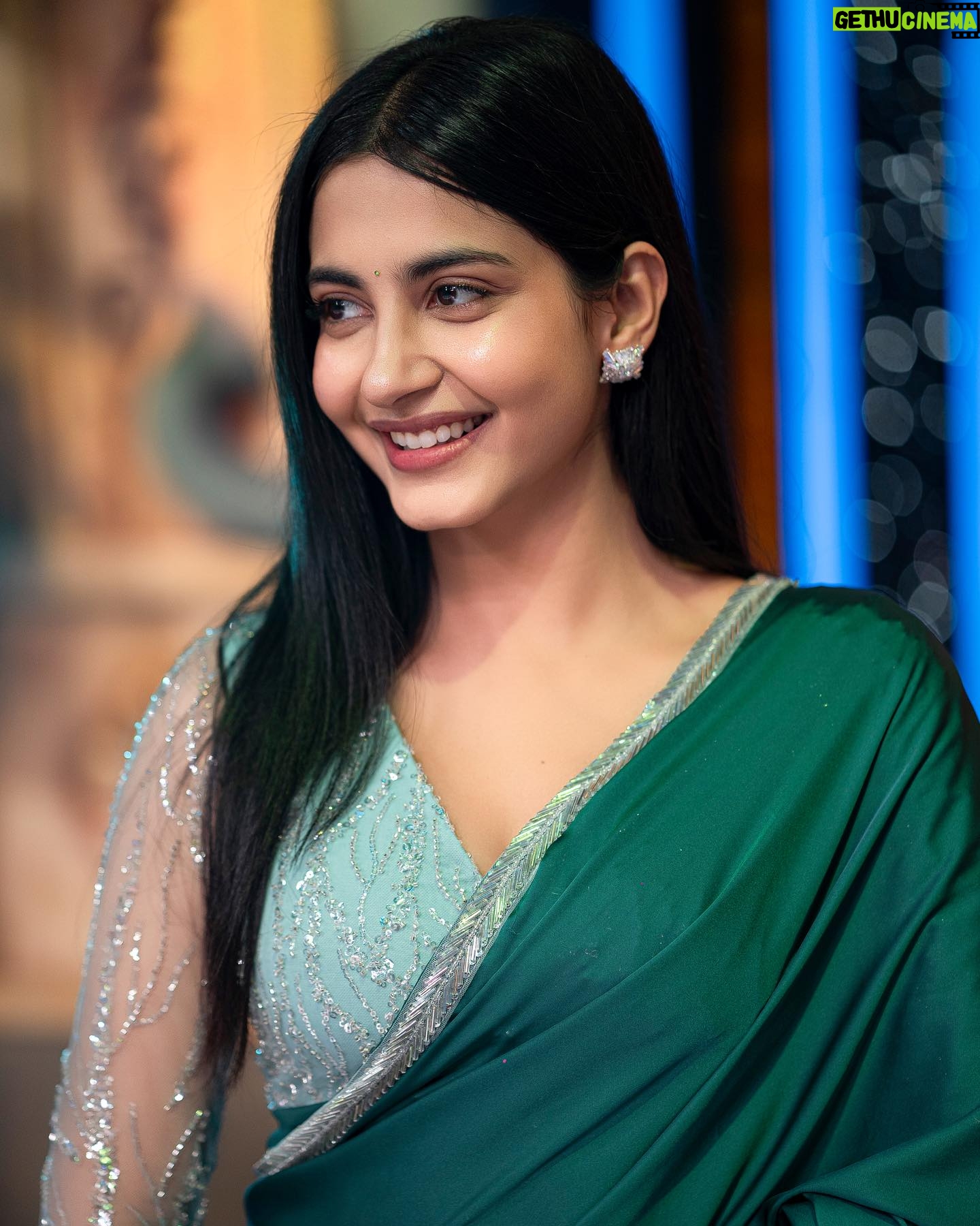 Pragati Srivastava - 9.5K Likes - A little haul of my life lately 🙏🏼
#promotionday #peddhakapu1
Watch the full episode on @disneyplushotstar 👇🏻
https://www.hotstar.com/in/tv/vinayaka-chavithi-specials/1260067897/ganapathi-bappa-moriya/1700016043
Photographer @sriganesh786
Styling @towindia @akankshakj
Managed by @purplethoughtsind