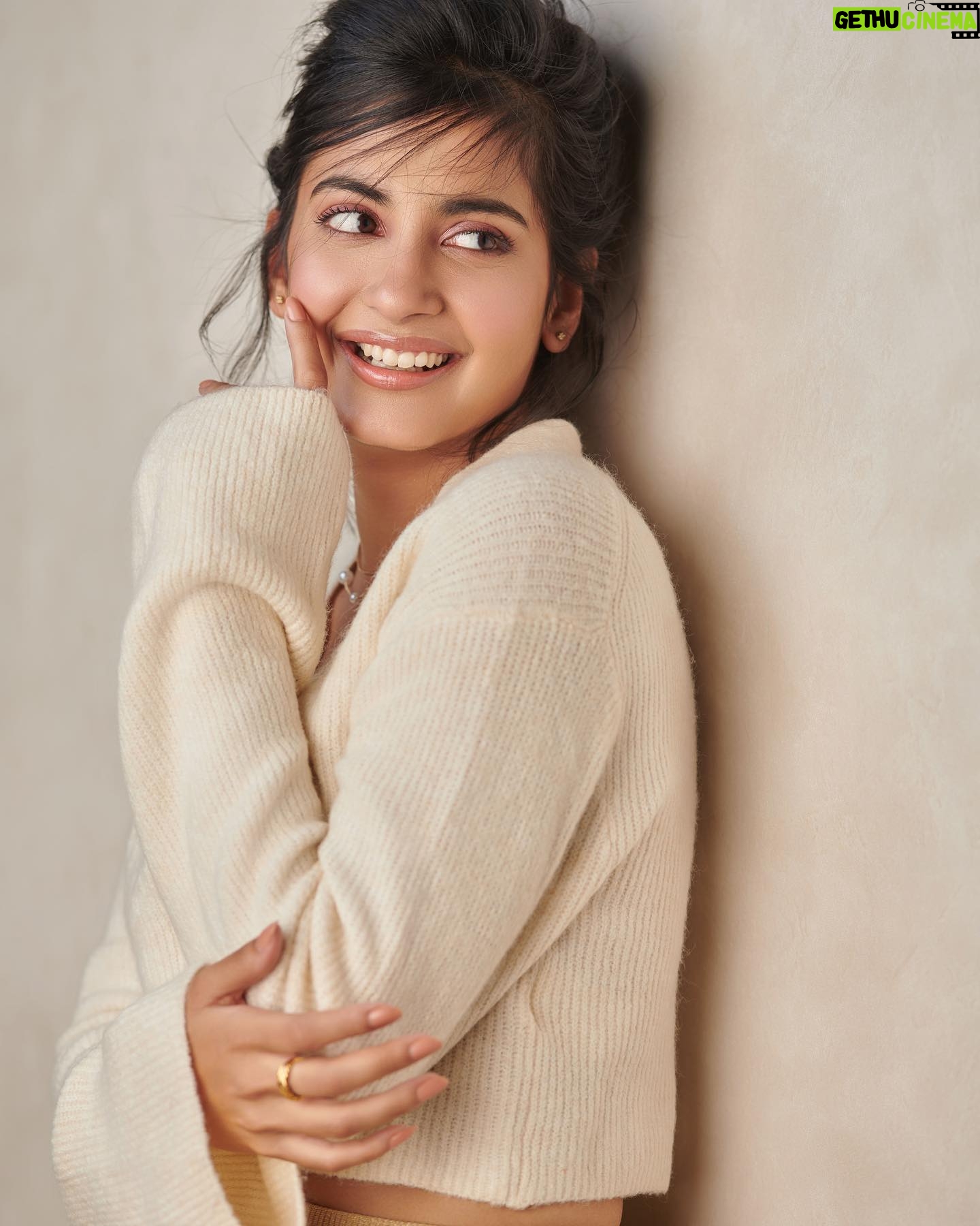 Pragati Srivastava - 10.4K Likes - Made you look 👀 🐥
.
.
.
Photography @munjalgandhi
Styling @towindia @akankshakj
Muah @abhishekindu
Agency @purplethoughtsind
Studio @wedostudio.mumbai
#pragatisrivastava