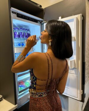 Pragati Srivastava Instagram - Drink water with me, reverse dump 💦
.
Have you watched Gam Gam Ganesha yet?
.
.
#pragatisrivastava #ggg #teluguactress #telugu