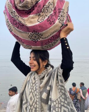 Pragati Srivastava Instagram - Sad I’m not home today but here’s a throwback from Chhat Puja in the holy land ♥️
.
Jai Shree Ram 🚩
.
#ayodhyarammandir🚩 #ayodhaya #ayodhyadham⛺🚩 #jaishreeram