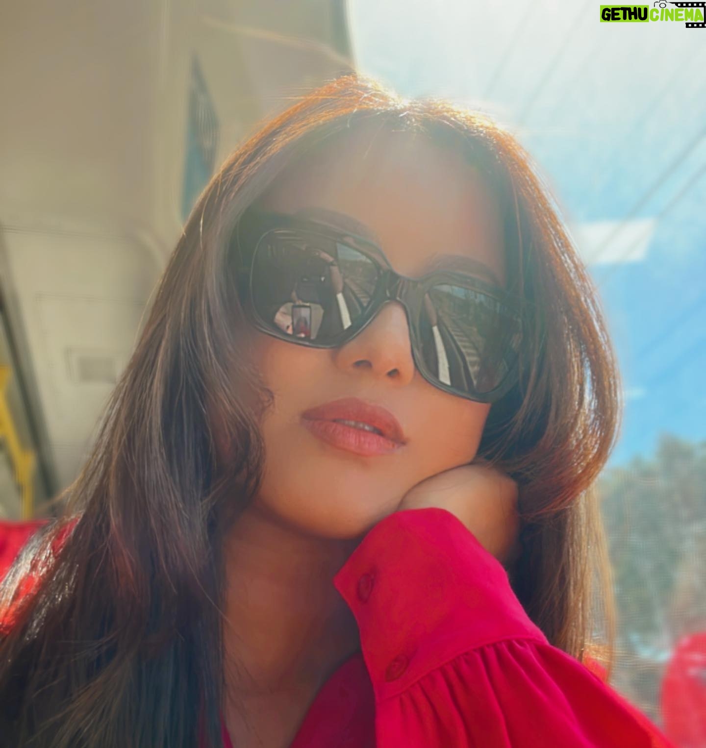 Prakriti Shrestha Instagram - Finally, sharing some happy and Christmas pictures all the way from Melbourne ππΌπΆπβ€οΈ