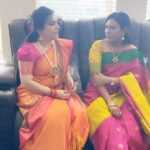 Pranathy Sadhanala Instagram - ఆ లాస్ట్ లో మా రేణు వేసిన పంచ్ మాములుగా లేదు సుమీ @renusreetalks saree @nagaonlineboutique haram @ladywings_byvarsha #bff #sareelover #jewelerycollection #nagaonlineboutique #ladywingsbyvarsha #reelitfeelit #pranathymanasupalike