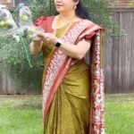 Pranathy Sadhanala Instagram - శ్రీవారు వీడియో తీస్తుంటే ఇలాగే ఉంటుంది🫶🏻 మువ్వల హారం అదిరింది.బంగారం లాగే ఉంది .బంగారం ధరలు ఆకాశాన్ని తాకుతున్న ఈ టైంలో ఇలాంటి హారాలు మేలు 😊 Whatsapp:- 6300863457 Page:-Sri LNS Brand Jewellery No calls only WhatsApp
