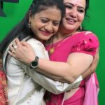 Pranathy Sadhanala Instagram - పూర్తి ఇంటర్వ్యూ ఆంధ్రప్రభ youtube channelలో 20 years స్నేహం 🩷మనస్ఫూర్తిగా నా మనసులో మాటలు🩷 @swaroopa_vlogger saree @vidha_trends beautiful saree Heavy pure dual georgette saree with complete hand work all over with cut dana and pearl work blouse - heavy georgette blouse with heavy with hand work of pearls approx 1 meter Best quality “More Colors Available”. @vidha_trends