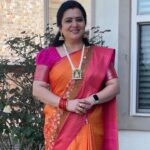 Pranathy Sadhanala Instagram - శుభోదయం నేస్తాలు🧡🩷 Beautiful soft silk patty saree @nagaonlineboutique Jewelry @ladywings_byvarsha #goodmorning #godblessyouall #naarojanuvve #🧡🩷 #sareelove #pakkasouthindian #reelitfeelit #explorepage✨ #pranathymanasupalike