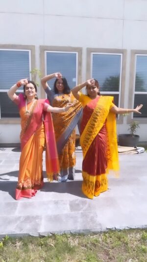 Pranathy Sadhanala Instagram - 💛🧡🤎 @meenazsha @anu_bhattaram 
#gundusudhigundusudhi #chatrapati #darlingprabhas #sriyasaran #reelitfeelit #bffs #explorepage✨ #pranathymanasupalike