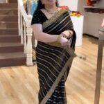 Pranathy Sadhanala Instagram - శుభోదయం నేస్తాలు 🖤 ఎవరు ఏమన్నా చిరునవ్వుతో స్వీకరించటం కూడా ఓ వరమే 🖤 Saree by @maguvasvastranidhi #goodmorning . #godblessyouall . #🖤 . #blackalltimefavourite♠️ . #maguvasvastranidhi . #reelitfeelit . #trendingaudio . #pranathymanasupalike