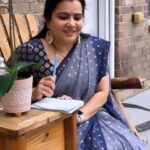 Pranathy Sadhanala Instagram - శుభోదయం నేస్తాలు💙 saree @havni_collections #goodmorning . #godblessyouall . #sareelove . #hanvicollections . #chusichudangane❤️ . #pakkasouthindian . #pranathymanasupalike