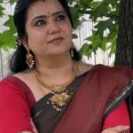 Pranathy Sadhanala Instagram - శుభోదయం నేస్తాలు 🤎❤️ grand 3D embossed heavy big Antique neckset with kundans, Lakshmi, peacock design & crystal hangings along with large earrings. @classycreations.rva #goodmorning #godblessyouall #classycreations #jewelerycollection #pranathymanasupalike