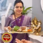 Pranathy Sadhanala Instagram - అందరికీ ఉగాది శుభాకాంక్షలు. నేను రాసిన మొదటి పాట… మన తెలుగువారి నూతన సంవత్సరం ఉగాది పాట. పాటల రచయితగా ఉగాదితో మొదలయిన నా ప్రయాణం ఇవాళ సినిమాకి పాట రాసే దాకా అడుగులు వేసింది. Rajendraprasad gaaru & Goutami gaaru నటించిన #krishnarama సినిమాలో క్లైమాక్స్ లో వచ్చే మనసే….మనసే…. పాట రాసే అవకాశం ఇచ్చిన @raj_madiraju గారికి కృతజ్ఞతలు చెప్తూ ❤ ETV Win లో ఈ సినిమా ఉంది చూడని వాళ్ళు చూసి పాట ఎలా ఉందో చెప్పండి. చూసిన వాళ్ళు పాట కోసం మళ్లీ చూడండి🫶🏻 పాటల ప్రయాణం లో మొదటి అడుగుకి కారణమైన నా ప్రియ మిత్రుడు Music&singer @singermaheshdheera కి కూడా థాంక్స్ చెప్తూ మీ అందరికీ ఉగాది శుభాకాంక్షలు saree details *Exclusive Only At Our Store* Banarasi Pattu Saree with elegant Flower Weaving on all over the saree Weaving polka butties on all over the saree Weaving border on either side Designer Tassles Attached on pallu Rich & Elegant Weaving pallu Teamed with brocade blouse piece Free Shipping jewelery @sai_srija_collections_97 #happyugadi #ugadispecial #maheshdheera #krodhinamasamvathsaram #stayblessed #pranathymanasupalike