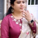 Pranathy Sadhanala Instagram - 😊🫶🏻 నా దోస్తులకోసం.మీరు మీ దోస్తులని tag చేయండి🤣 @sandhyagayatri_challa @meenazsha @anu_bhattaram @roja4rocks @n1_kongara @sanjuktaa @renusreetalks @jyothsnakel @sravani_amarapu @pooja.revanur @drujjwala_p @sailajairukulla @pudi.srao @singer_dheera_ #pranathymanasupalike