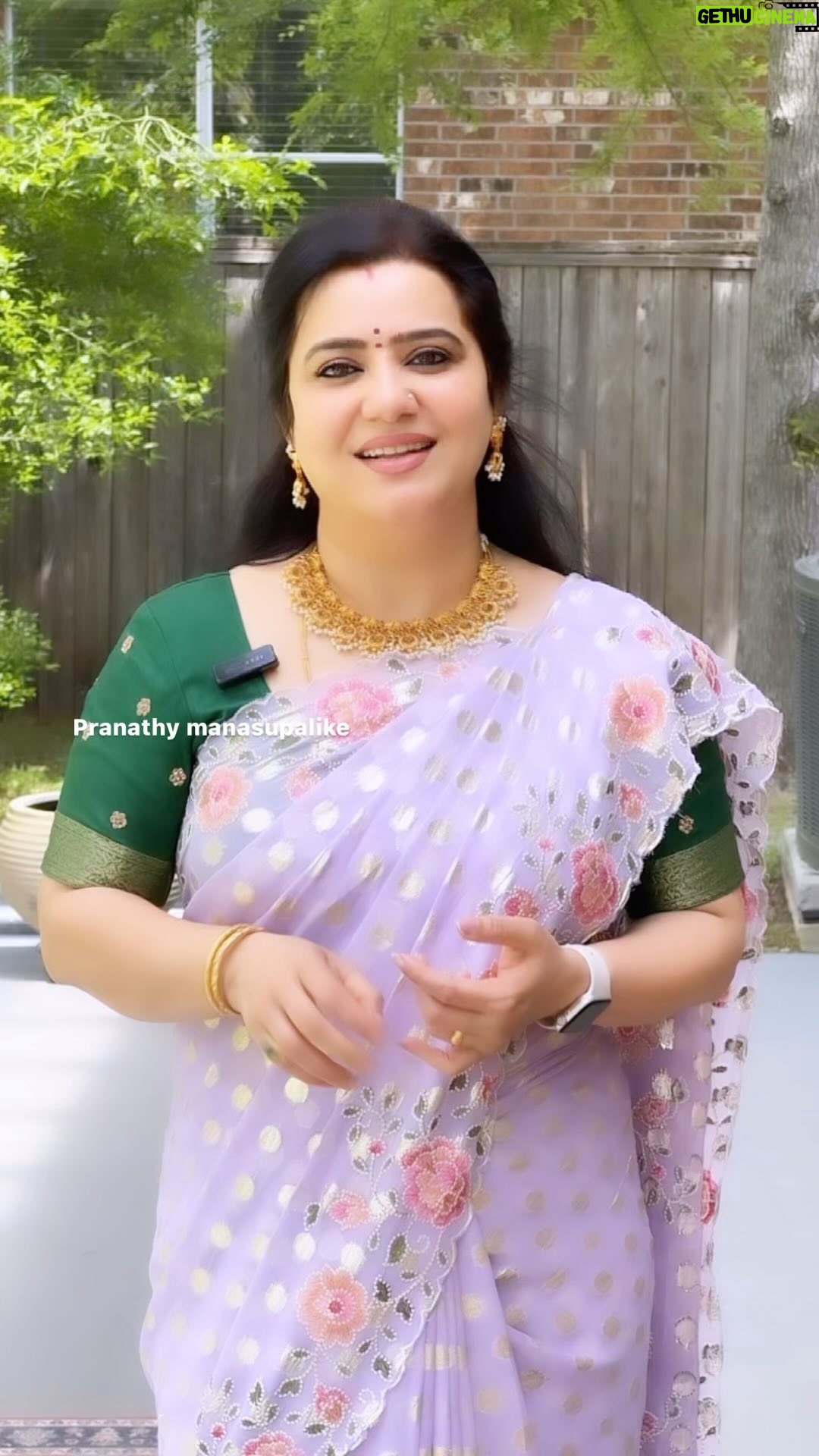 Pranathy Sadhanala Instagram - మాటేమంత్రము - నా అభిప్రాయం This beautiful saree @charvik_collections_1 *COST <~ 2550/- Free shipping $ *WCT Brand presents* * Soft party wear Georgette sarees with allover zari cut dollar butties *Beautiful Scalloped Rose embroidery designer borders *Pure pattu Blouse as shown in pic https://chat.whatsapp.com/Bth1UEwl0lz59ZzxjKURRq Jewelry @sreeyashjewels #maatemantramu #myvoice #motivational #bepositive #reelit #explore #pranathymanasupalike