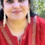 Pranathy Sadhanala Instagram - నా ప్రియ మిత్రుడు మహేష్ ధీర స్వరపరిచిన పాట. sorry Mahesh చాలా ఆలస్యంగా వీడియో చేసినందుకు. మ్యూజిక్ డైరెక్టర్ గా , సింగర్ గా నువ్వు కోరుకున్న స్థాయికి చేరాలని మనస్ఫూర్తిగా సాయినాథుణ్ణి కోరుకుంటూ 🙏 ఈ పాటని అద్భుతంగా పాడింది @anudeep.dev @singer_dheera_ #neelineeliaakasam #maheshdheera #reelitfeelit #anudeep #pranathymanasupalike