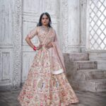 Pratiksha Rai Instagram – MUA- @makeover_rituu 
Hair – @trendystylesbypriyal 
Wearing – @paaneri_dadar 
Jewellery- @ashok_satra_bridal_jewellery