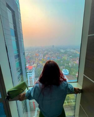 Pratyusha Paul Instagram - 𝘈𝘯𝘥 𝘵𝘩𝘦𝘺 𝘬𝘦𝘦𝘱 𝘢𝘴𝘬𝘪𝘯𝘨 𝘮𝘦 𝘸𝘩𝘦𝘳𝘦 𝘩𝘢𝘱𝘱𝘪𝘯𝘦𝘴𝘴 𝘤𝘢𝘯 𝘣𝘦 𝘧𝘰𝘶𝘯𝘥, 𝘣𝘶𝘵 𝘭’𝘮 𝘯𝘰 𝘭𝘰𝘯𝘨𝘦𝘳 𝘵𝘳𝘺𝘪𝘯𝘨 𝘵𝘰 𝘧𝘪𝘯𝘥 𝘩𝘢𝘱𝘱𝘪𝘯𝘦𝘴𝘴 𝘐 𝘫𝘶𝘴𝘵 𝘢𝘱𝘱𝘳𝘦𝘤𝘪𝘢𝘵𝘦 𝘸𝘩𝘦𝘳𝘦 𝘪 𝘢𝘮 𝘢𝘯𝘥 𝘵𝘩𝘦𝘯 𝘩𝘢𝘱𝘱𝘪𝘯𝘦𝘴𝘴 𝘧𝘪𝘯𝘥𝘴 𝘮𝘦..🧚🏻‍♀️🦋🌿☀️🧘🏻‍♀️🌇🌻
.
.
.
.
.
.
.
.
.
.
.
.
#postivevibes #ontopoftheworld #believe #quotes #pratyushapaul #deepquotes #positivethoughts #universe #actorslife