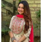 Pratyusha Paul Instagram - নতুন করে শুরু হোক সব। শুভ নববর্ষ ১৪৩১। নতুন বছরের শুভেচ্ছা জানাই সকলকে।🪷🦢🌾☀️