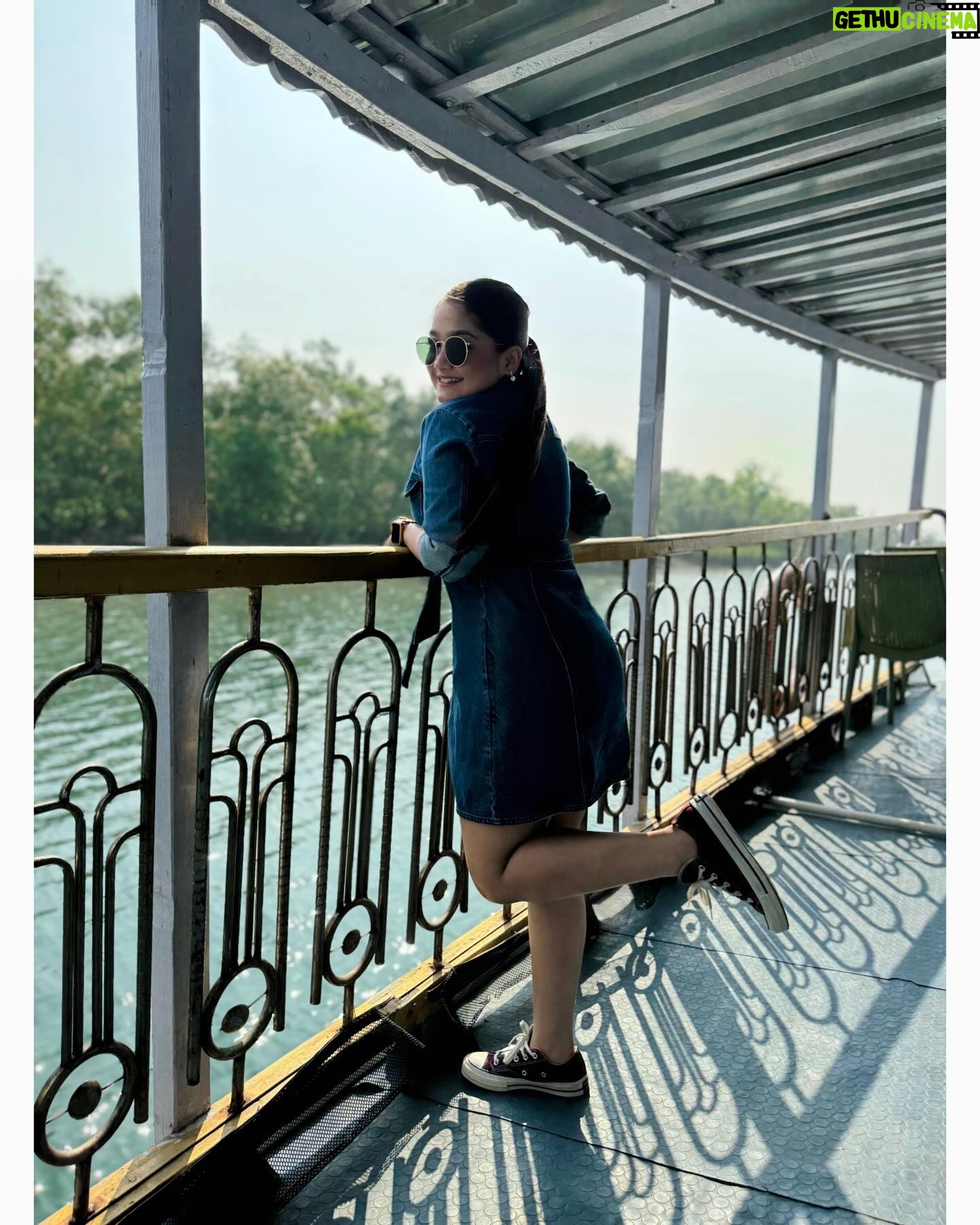 Pratyusha Paul Instagram - ๐ฎ๐ฐ๐ณ๐ฆ ๐ฅ๐ข๐บ๐ด ๐ญ๐ช๐ฌ๐ฆ ๐ต๐ฉ๐ฆ๐ด๐ฆ, ๐ฑ๐ญ๐ฆ๐ข๐ด๐ฆ..๐ซง๐๏ธ๐๏ธ๐งบโ๏ธโ๏ธ๐๐ . . . . . . . . . . . . . . . . #jungle #travel #vacation #junglesafari #boatride #summer #travelgram #pratyushapaul #explore #exploring #foryou #mangrove #wildlife
