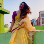 Pratyusha Paul Instagram - 𝘘𝘶𝘪𝘤𝘬 𝘳𝘦𝘮𝘪𝘯𝘥𝘦𝘳 ✿ 𝘠𝘰𝘶 𝘢𝘳𝘦 𝘯𝘰𝘵 𝘩𝘦𝘳𝘦 𝘵𝘰 𝘣𝘦 𝘢 𝘱𝘦𝘳𝘧𝘦𝘤𝘵 𝘩𝘶𝘮𝘢𝘯. 𝘚𝘶𝘤𝘩 𝘢 𝘵𝘩𝘪𝘯𝘨 𝘥𝘰𝘦𝘴 𝘯𝘰𝘵 𝘦𝘹𝘪𝘴𝘵. 𝘚𝘰 𝘨𝘪𝘷𝘦 𝘺𝘰𝘶𝘳𝘴𝘦𝘭𝘧 𝘢 𝘭𝘪𝘵𝘵𝘭𝘦 𝘮𝘰𝘳𝘦 𝘨𝘳𝘢𝘤𝘦, 𝘢 𝘭𝘪𝘵𝘵𝘭𝘦 𝘮𝘰𝘳𝘦 𝘳𝘰𝘰𝘮, 𝘢𝘯𝘥 𝘭𝘪𝘵𝘵𝘭𝘦 𝘮𝘰𝘳𝘦 𝘭𝘰𝘷𝘦. 𝘠𝘰𝘶’𝘳𝘦 𝘥𝘰𝘪𝘯𝘨 𝘨𝘳𝘦𝘢𝘵. 𝘠𝘰𝘶’𝘳𝘦 𝘥𝘰𝘪𝘯𝘨 𝘴𝘰 𝘸𝘰𝘯𝘥𝘦𝘳𝘧𝘶𝘭𝘭𝘺 𝘨𝘳𝘦𝘢𝘵.💕🌻🕊️☀️ . . . . . . . . . . . . . . . . . #quickreminder #sunday #reels #love #life #believe #saree #bengali #foryou #instagood #explore #reelsinstagram #actor