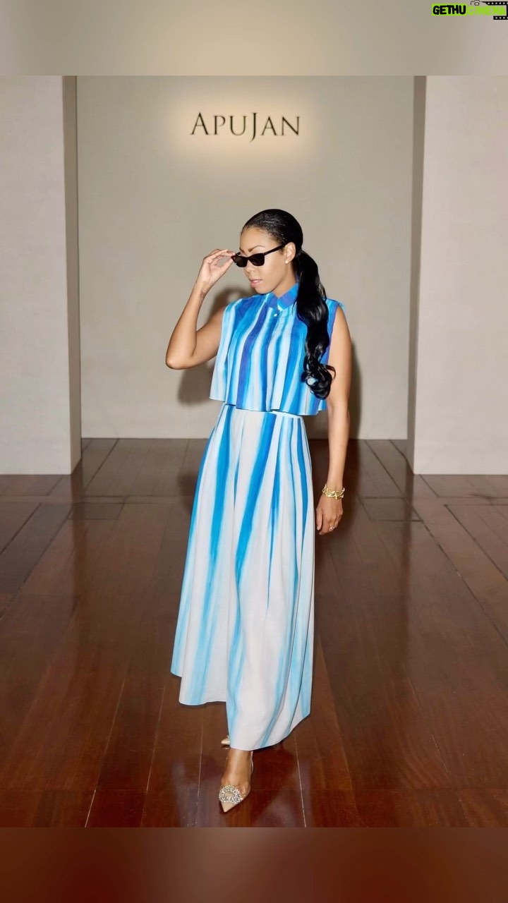 Precious Muir Instagram - ✨Believe in your dreams, they were given to you for a reason✨ __________________________________________ I attended the incredible @londonfashionweek @apujan Show. Every piece I’ve ever worn to a Special Event; have been elegant and glamorous, it fits my style perfectly. I adore the New! #ss24 Collection. @britishfashioncouncil Outfit: @apujan Available from: @blackprgroup Hair: @thepreciouscollectionbysleek Sunglasses: @rayban Bracelet: @retrochicitaly Available from: @crescentagency Photographers: @alan_d_west @jack.h.all @gettyimages Location: @somersethouse ___________________________________________ #LFW #fashionshow #style #londonfashionweek #fashion #redcarpetfashion #vipevents #london #events #stylefashion #somersethouse #ss24 #collection #FROW #VIPInvite