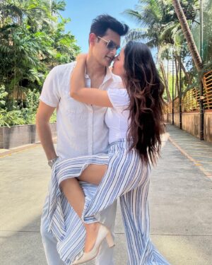 Preet Kaur Nayak Instagram - 💙 🤍 🌈