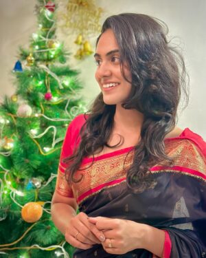Preetha Instagram - With a smile on your face and hope in your heart, let us welcome the good times Christmas is going to bring along. ♥️

Merry Christmas to each one of you ✨
Love you all♥️😘

#christmas2023 #itspreetha_official