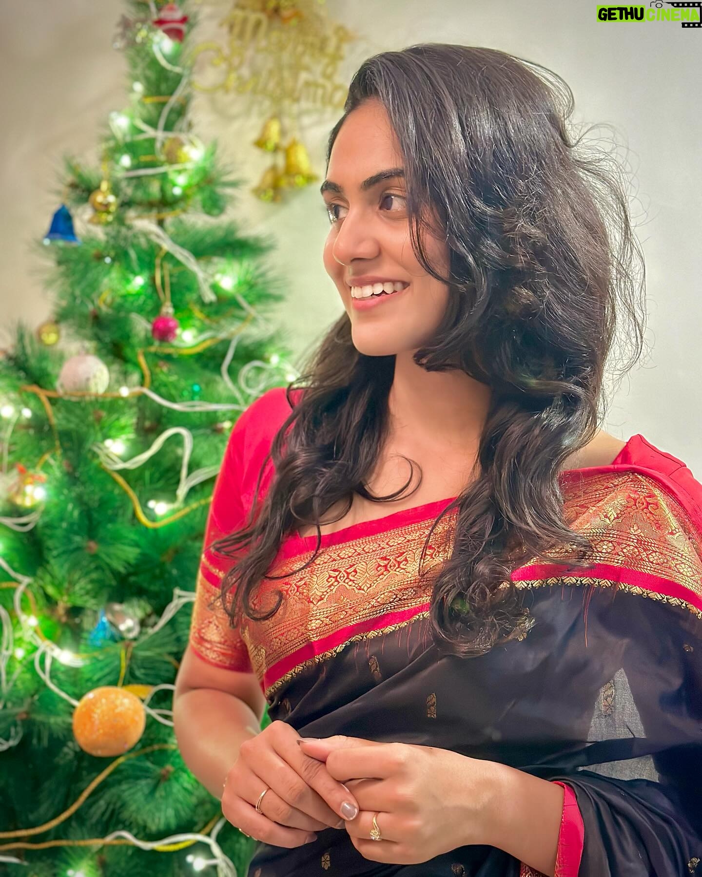 Preetha - 47.4K Likes - With a smile on your face and hope in your heart, let us welcome the good times Christmas is going to bring along. ā„ļø
Merry Christmas to each one of you āØ
Love you allā„ļøš
#christmas2023 #itspreetha_official