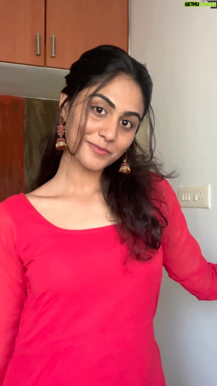 Preetha - 62.8K Likes - Get Ready With Me for no occasion 🤣♥️✨

Outfit @dsalwar ♥️