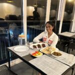 Preetha Instagram - அடடா என் கண் முன்னாடி அவளே வந்து நின்றாளே🙈😋 The perfect blend of relaxation, good company, and OMG-worthy food 😍– all thanks to @jungleview_resort ♥️